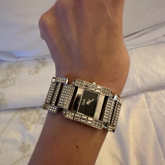 Watch - Picture 5 of 6